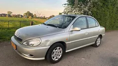 Grijs Gebruikt 2002 Kia Rio Sedan | € 2.850 (Eerlijke prijs)