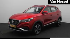Rood Gebruikt 2020 MG ZS Luxury Sedan | € 15.490 (Eerlijke prijs)