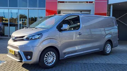 Grijs Nieuw 2025 Toyota Proace MPV | € 37.900 (Eerlijke prijs)