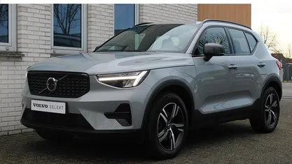 Occasion Volvo XC40 Plus 197 PK (144 kW) 2025 Grijs SUV
