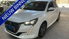 Wit Gebruikt 2021 Peugeot 208 Active Hatchback | € 14.950 (Eerlijke prijs)