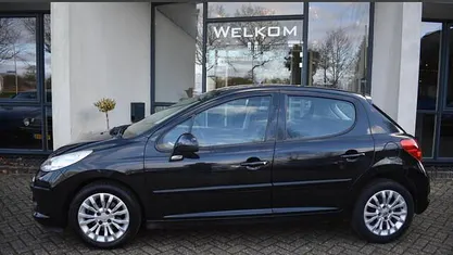 Zwart Gebruikt 2008 Peugeot 207 Hatchback | € 1.950 (Eerlijke prijs)