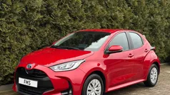 Rood Gebruikt 2023 Toyota Yaris Hybrid Hatchback | € 21.890 (Goede deal)