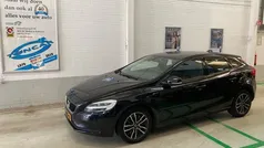 Zwart Gebruikt 2019 Volvo V40 Kinetic Stationwagen | € 19.995 (Eerlijke prijs)