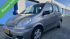 Grijs Gebruikt 2004 Toyota Yaris Verso Sol MPV | € 4.500 (Eerlijke prijs)