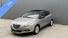 Grijs Gebruikt 2012 Lancia Delta Silver Hatchback | € 2.450 (Goede deal)
