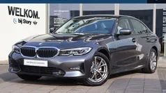 Mineralgrau Gebruikt 2022 BMW 320 Executive Sedan | € 32.950 (Goede deal)