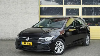 Occasion VW Golf VIII Life 131 PK (96 kW) 2020 Zwart Hatchback