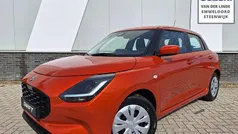 Oranje Nieuw 2025 Suzuki Swift Comfort Hatchback | € 19.400 (Goede deal)