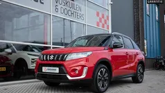 Rood Gebruikt 2022 Suzuki Vitara Style SUV | € 27.376 (Eerlijke prijs)