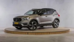 Grijs, metallic lak Gebruikt 2021 Volvo XC40 R-Design SUV | € 34.990 (Eerlijke prijs)