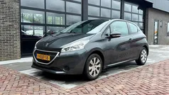 Grijs Gebruikt 2013 Peugeot 208 Access Hatchback | € 2.975 (Super prijs)