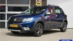 Blauw Gebruikt 2017 Dacia Sandero Stepway Hatchback | € 11.950 (Eerlijke prijs)