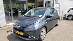 Gebruikt 2015 Toyota Aygo X-play Hatchback | € 6.899 (Eerlijke prijs)