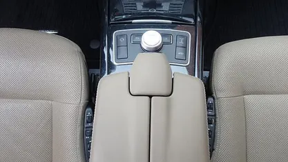 Gebruikt 2010 Mercedes E350 Sedan | € 18.500 (Goede deal)