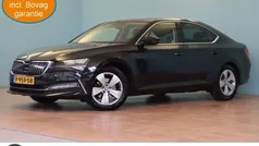 Zwart, metallic lak Gebruikt 2021 Skoda Superb Business Line Hatchback | € 20.899 (Super prijs)