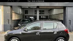 Zwart Gebruikt 2014 Dacia Sandero Lauréate Hatchback | € 5.940 (Eerlijke prijs)