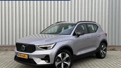 Grijs Gebruikt 2025 Volvo XC40 Plus SUV | € 44.450 (Eerlijke prijs)