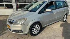 Grijs (metallic) Gebruikt 2007 Opel Zafira MPV | € 2.499 (Eerlijke prijs)