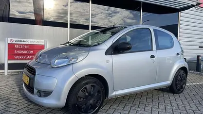 Grijs (metallic) Occasion 2010 Citroën C1 Hatchback | € 3.750 (Eerlijke prijs)