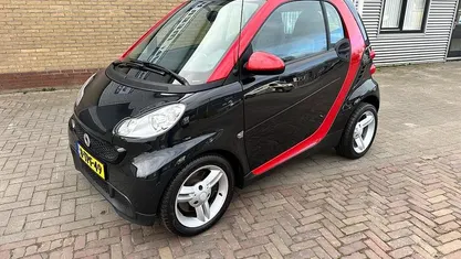 Zwart Gebruikt 2014 Smart ForTwo Coupé Pure Hatchback | € 6.950 (Eerlijke prijs)
