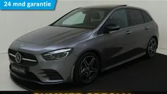 Grijs Gebruikt 2024 Mercedes B180 AMG line MPV | € 41.945 (Eerlijke prijs)