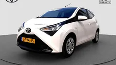 Wit Gebruikt 2021 Toyota Aygo X-play Hatchback | € 11.450 (Eerlijke prijs)