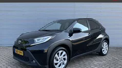 Gebruikt 2022 Toyota Aygo Active Hatchback | € 17.995 (Eerlijke prijs)