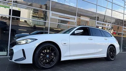 Occasion BMW 330 Executive 184 PK (135 kW) 2022 Wit Stationwagen