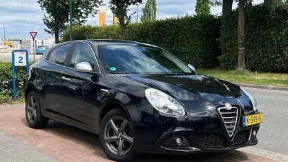 Occasion Alfa Romeo Giulietta Progression 120 PK (88 kW) 2011 Zwart Hatchback