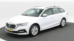 Wit Gebruikt 2021 Skoda Octavia Business Line Stationwagen | € 21.850 (Eerlijke prijs)