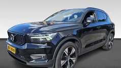 Gebruikt 2022 Volvo XC40 R-Design SUV | € 31.430 (Eerlijke prijs)