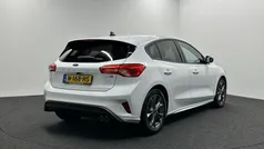 Wit Gebruikt 2020 Ford Focus ST-Line Hatchback | € 15.000 (Goede deal)