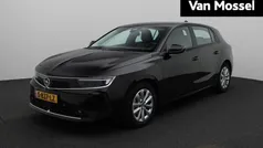 Zwart Gebruikt 2023 Opel Astra Edition Hatchback | € 20.940 (Eerlijke prijs)