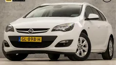Wit Gebruikt 2015 Opel Astra Stationwagen | € 9.945 (Eerlijke prijs)