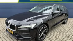Zwart Gebruikt 2020 Volvo V60 Momentum Stationwagen | € 30.895 (Goede deal)