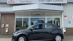 Gebruikt 2024 Toyota Yaris Hybrid Active Hatchback | € 22.445 (Eerlijke prijs)
