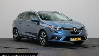 Occasion Renault Mégane GrandTour Bose Edition 140 PK (102 kW) 2019 Blauw Stationwagen