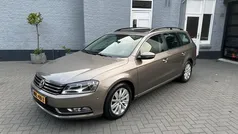 Bruin Gebruikt 2011 VW Passat Highline Stationwagen | € 8.945 (Eerlijke prijs)