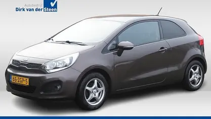 Bruin Gebruikt 2013 Kia Rio Plus Hatchback | € 5.750 (Eerlijke prijs)