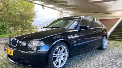 Zwart (metallic) Gebruikt 2003 BMW 316 Compact Hatchback | € 1.950 (Eerlijke prijs)