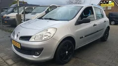 Grijs, metallic lak Gebruikt 2008 Renault Clio II Hatchback | € 2.350 (Eerlijke prijs)