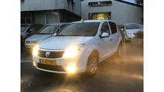 Gebruikt 2010 Dacia Sandero Lauréate Hatchback | € 1.295 (Goede deal)