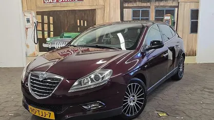 Occasion Lancia Delta Gold 140 PK (102 kW) 2012 Paars Hatchback