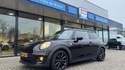 Occasion Mini Cooper Business 136 PK (100 kW) 2017 Zwart (metallic) Hatchback