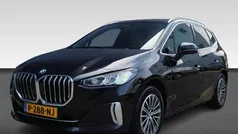 Zwart Gebruikt 2022 BMW 218 Comfort Edition Stationwagen | € 23.430 (Eerlijke prijs)
