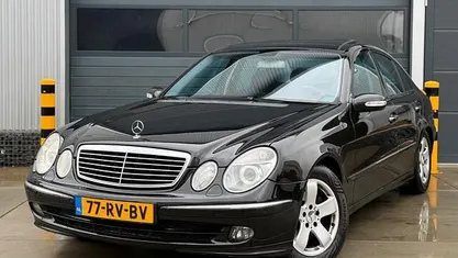 Occasion Mercedes E220 Avantgarde 150 PK (110 kW) 2005 Zwart (metallic) Sedan