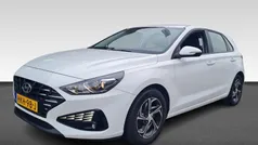 Wit Gebruikt 2021 Hyundai i30 Comfort Hatchback | € 15.730 (Eerlijke prijs)
