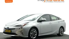 Grijs metallic Gebruikt 2017 Toyota Prius Hatchback | € 19.900 (Eerlijke prijs)