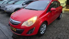 Rood Gebruikt 2013 Opel Corsa Cosmo Hatchback | € 6.499 (Eerlijke prijs)